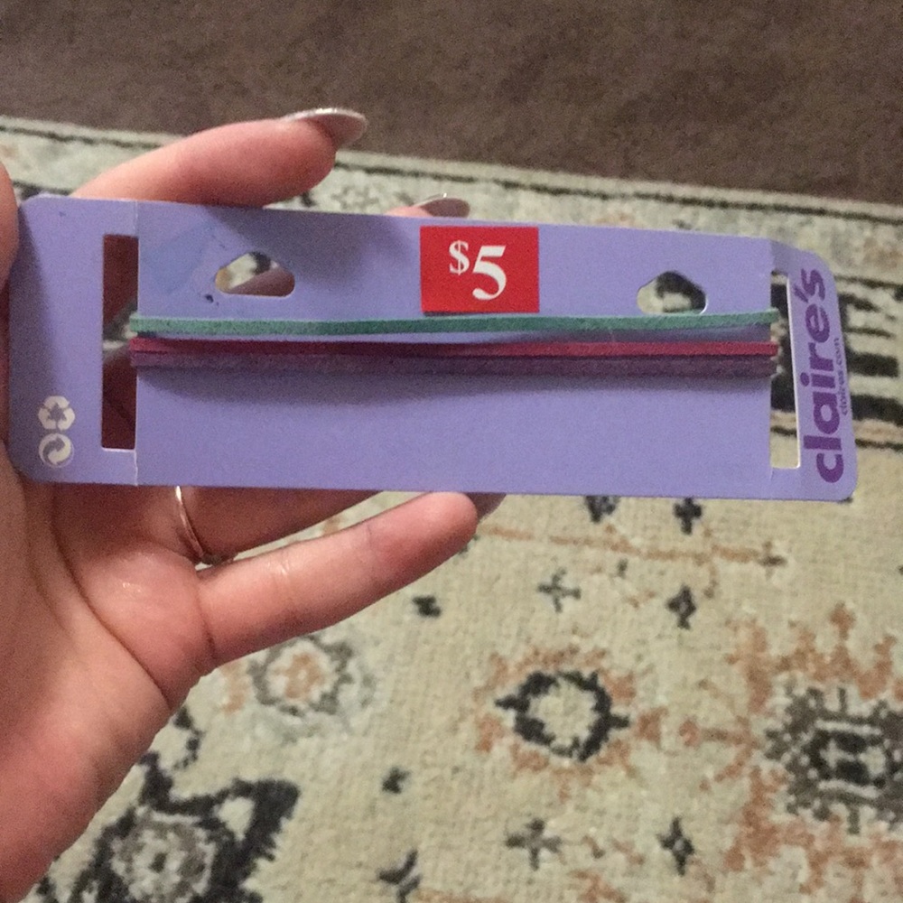 Claire’s choker